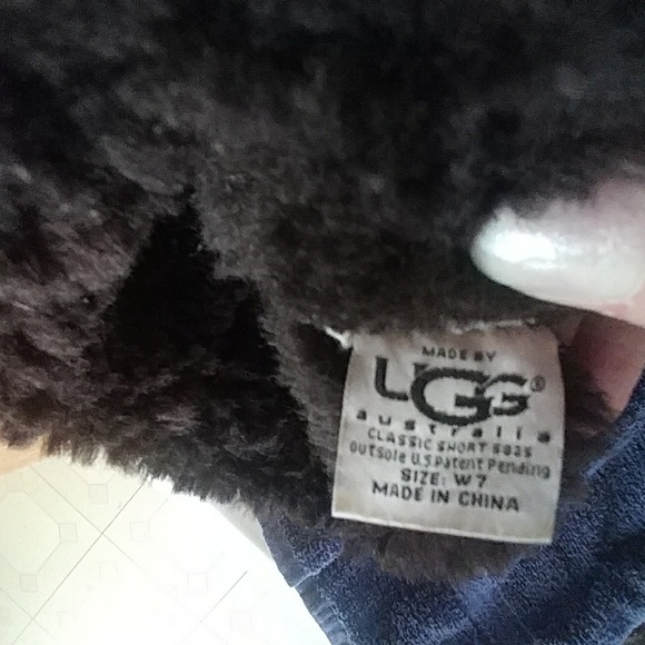 Authentic UGG Chocolate Cls Short Boots sz7 - Picture 4 of 6